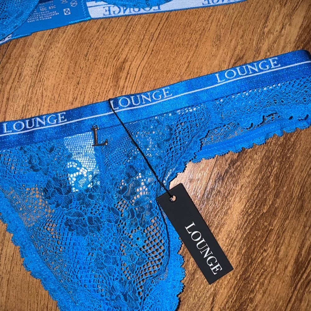 NWT Lounge Intimate Set - Picture 3 of 6